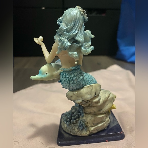 Florida Mermaid Statue - Picture 2 of 2